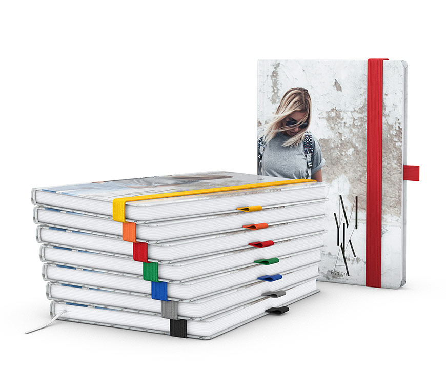 Notizbuch "Match-Book" mit 192 Notizseiten plus Einstecktasche und Stift-Gummiband bei Schuler Werbegeschenke